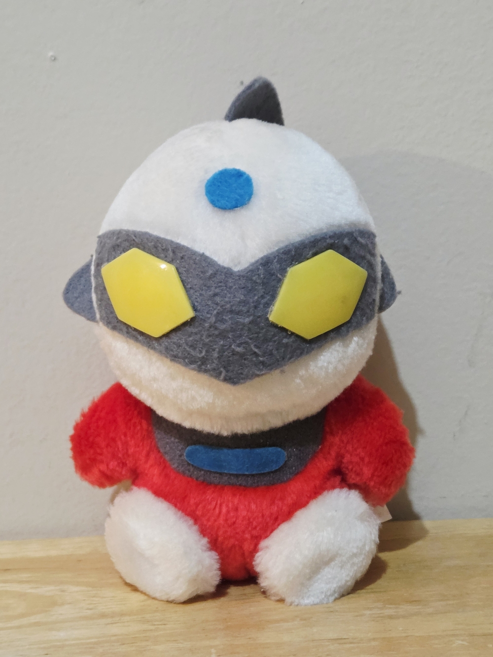 Vintage Ultraman Ultra Seven Sitting 5.5" Plush Toy 1991–1992 Banpresto